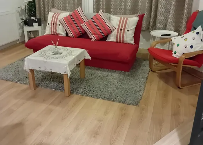 Aaron\'S Holiday Home